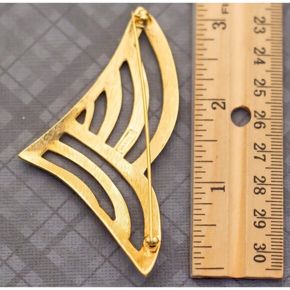 Vintage Abstract Curves Gold Tone Brooch by Monet - G26 - Picture 2 of 2
